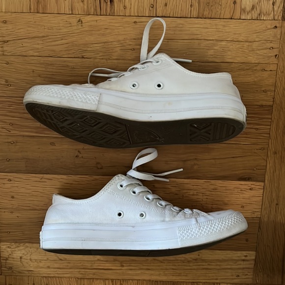 Converse Chuck Taylor II White Low Top w/ Nike Lunarlon - Picture 3 of 13